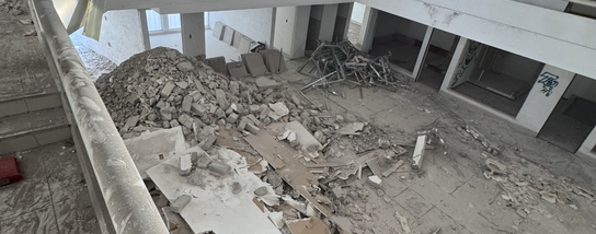 Demolición interior en el edificio